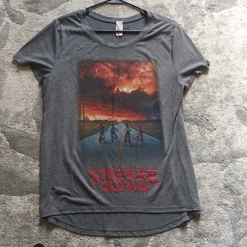 STRANGER THINGS TEE
